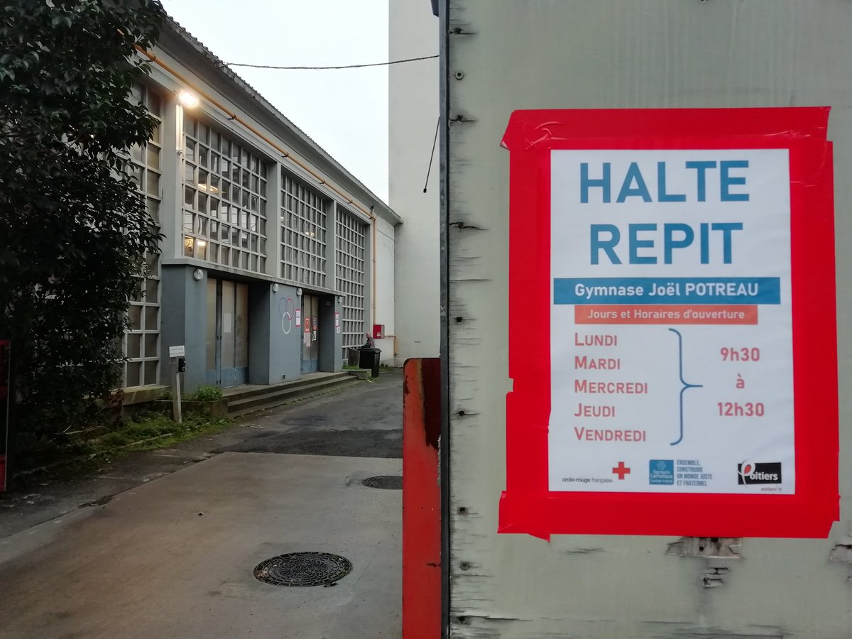 delpechdamien's tweet photo. A #Poitiers, @L_Moncondhuy, @CoralieBreuille et @CecileNicol86 ont inauguré ce matin la #HalteRepit, portée par la @CroixRouge, @caritasfrance et le #CCAS de @poitiersfr ➡️ pour soutenir les personnes en #errance. https://t.co/hy3iZRYAMh