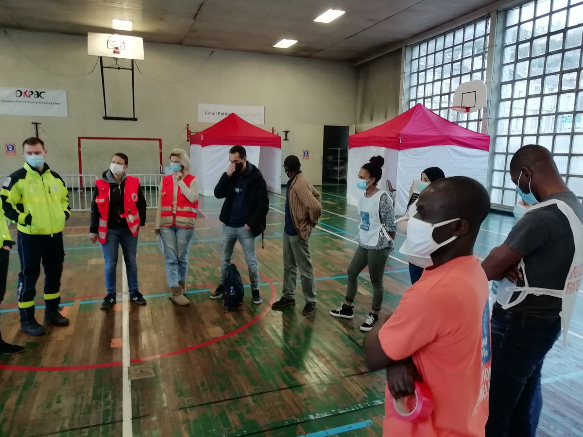 delpechdamien's tweet photo. A #Poitiers, @L_Moncondhuy, @CoralieBreuille et @CecileNicol86 ont inauguré ce matin la #HalteRepit, portée par la @CroixRouge, @caritasfrance et le #CCAS de @poitiersfr ➡️ pour soutenir les personnes en #errance. https://t.co/hy3iZRYAMh