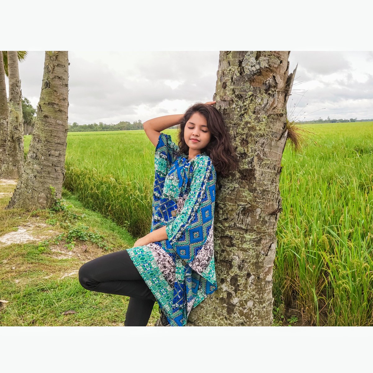 FairoojLabiba's tweet photo. Life is about laughing and living❤️
#labiba #fairoojlabiba #nature #rajshahi https://t.co/TjKTQxdmL6