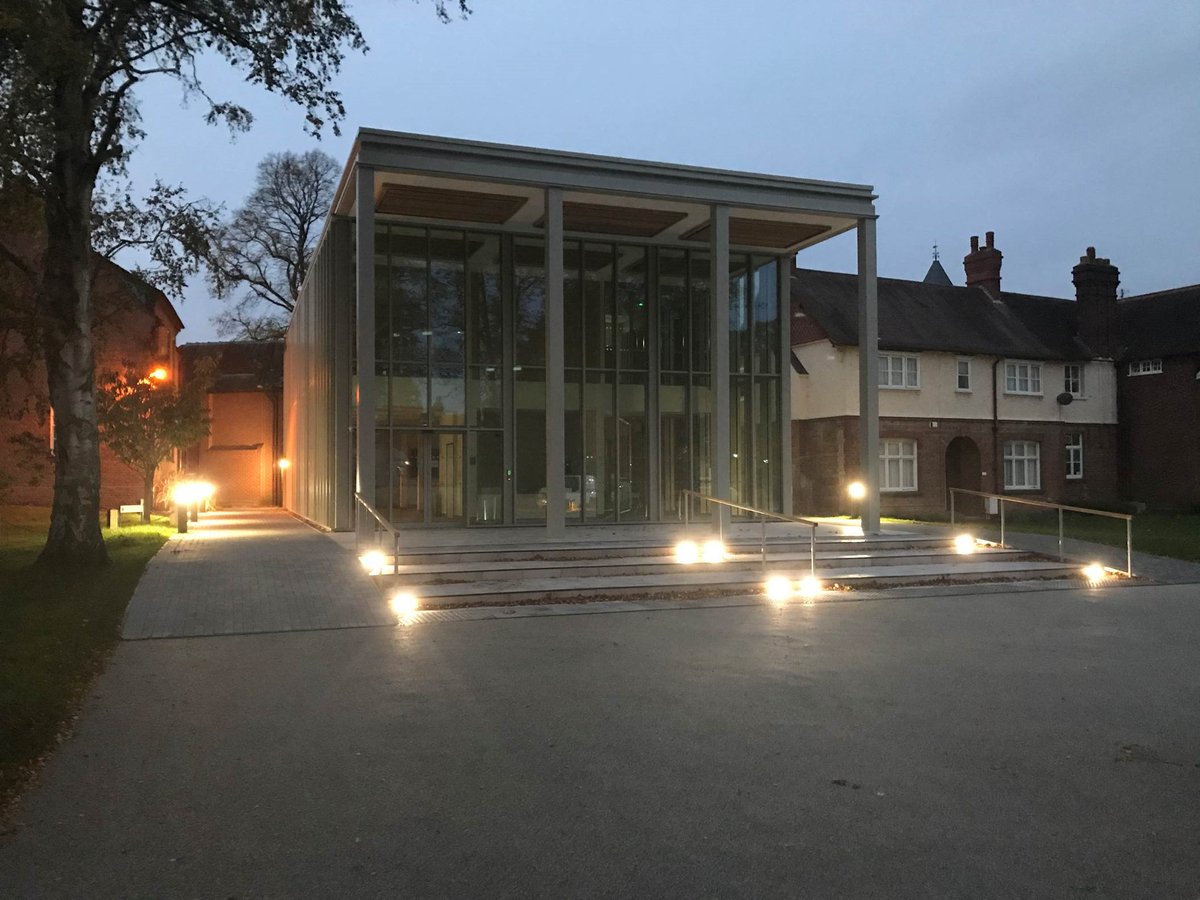 Great shot of one of our lighting projects. We used <a href="/ansell_lighting/">Ansell Lighting</a> Taurus LED lights on the bollards and <a href="/ansell_lighting/">Ansell Lighting</a> Fidenza LED brick lights to the entrance steps.
#lighting #projects