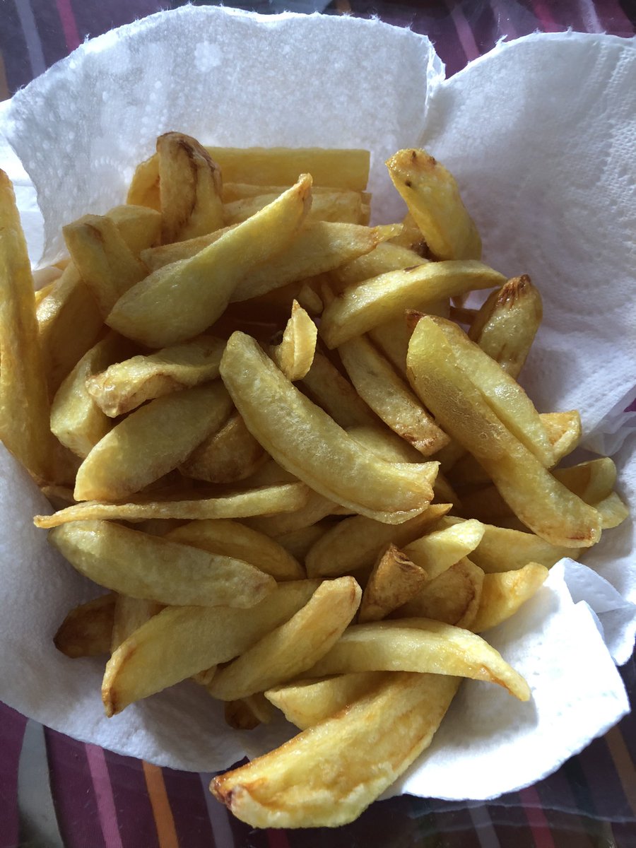 ideflore's tweet photo. Réconfort #fritesmaison #legrascestlavie https://t.co/qbWefUruEI