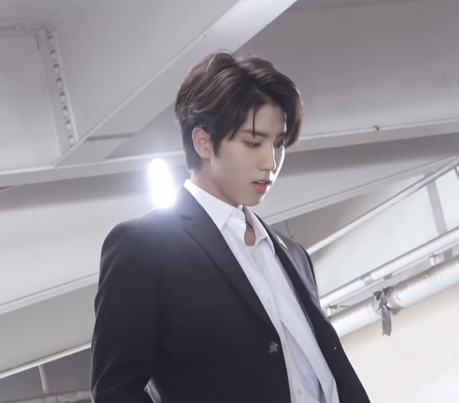 special thread for feeding ur soft heart — han jisung edition 