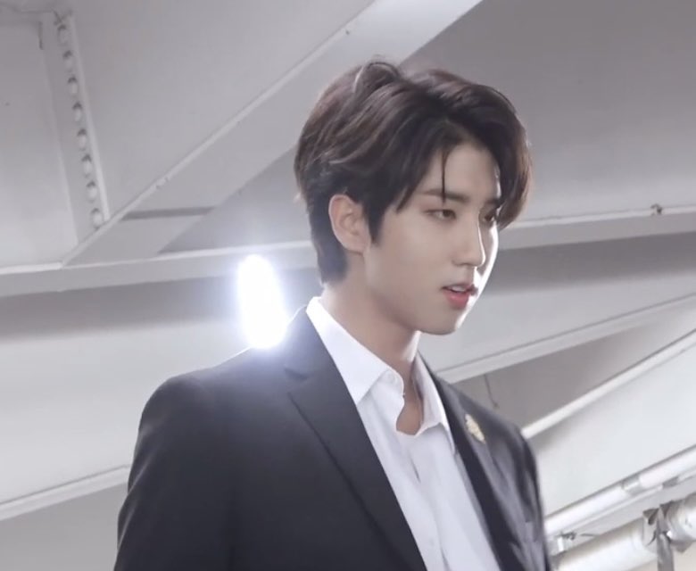 special thread for feeding ur soft heart — han jisung edition 