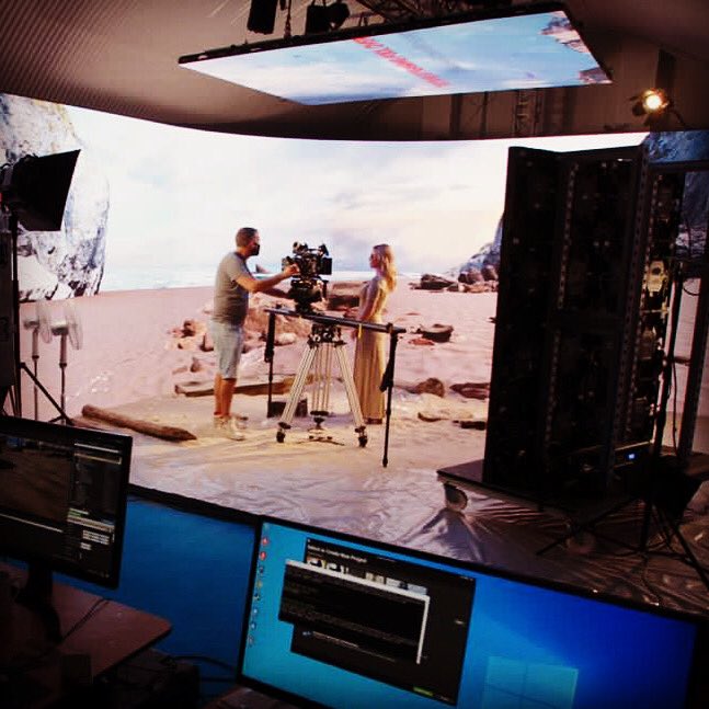 LDNAudioVisual's tweet photo. So excited to be using our virtual production studio for a fashion shoot! Our virtual studio is a safe way to continue filming or taking shots for your brand. #londonaudiovisual #teleportvirtualstudios #virtualproductions #virtualfashionshoot #unrealengine https://t.co/NjvvUHGB0J