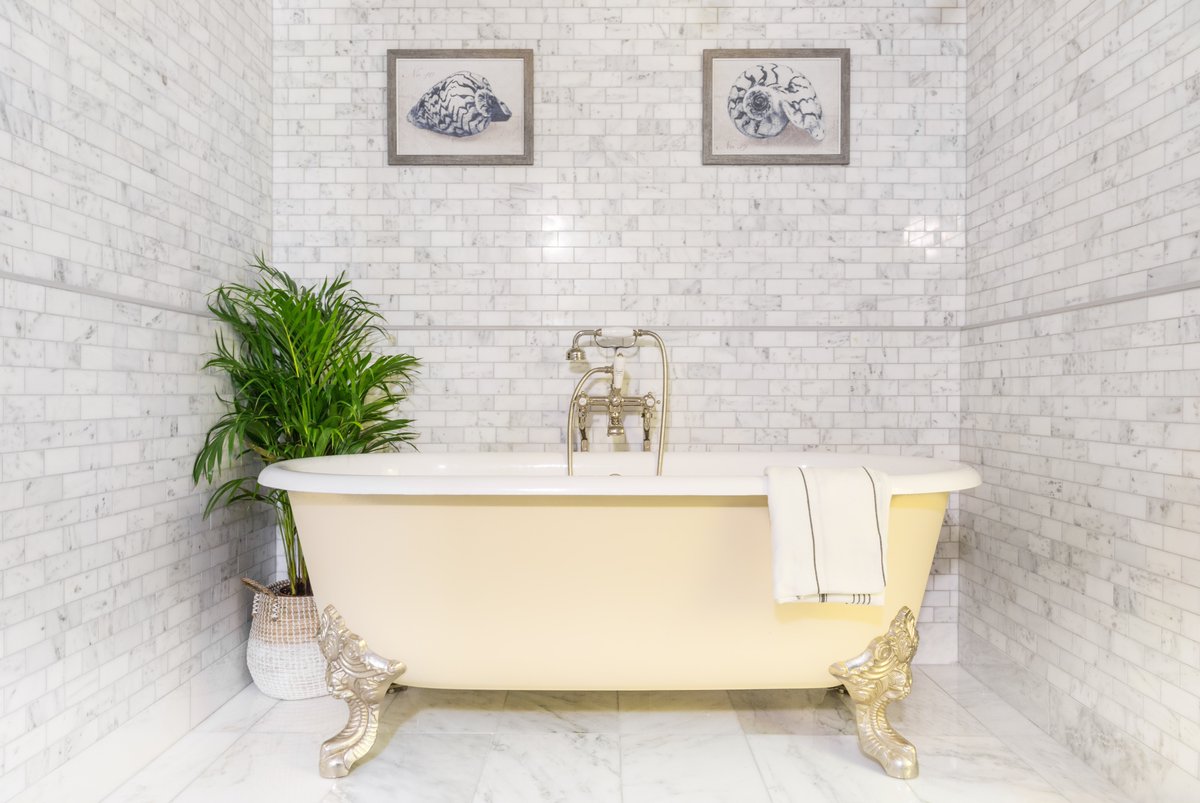 ChadderandCo's tweet photo. Sometimes a simple bath against beautiful tiles is the perfect combination. Our Chadite Blenheim freestanding bathtub here in a simple painted finish against our marble metro tiles works really well. #bathroomdesign #freestandingbath #luxurybathroom #marblebathroom #bathtub https://t.co/QHvcy9go9e