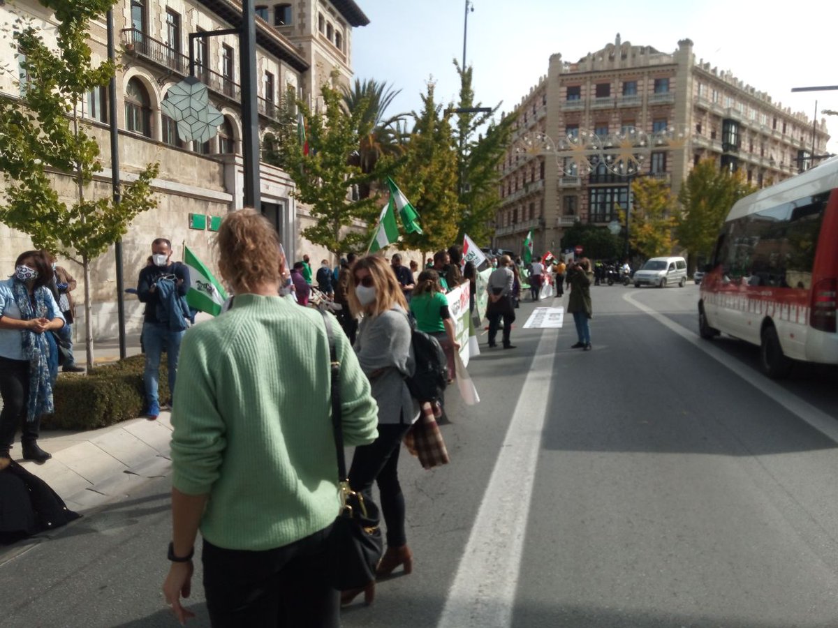 MVerdeAndaluza's tweet photo. #12NHuelgaEducativa
#12NHuelgaEducativa #ConNuestraSaludNoSeJuega
👇✊🌊💚
 #12NYoVoy #Granada https://t.co/B2OzH8V1wR