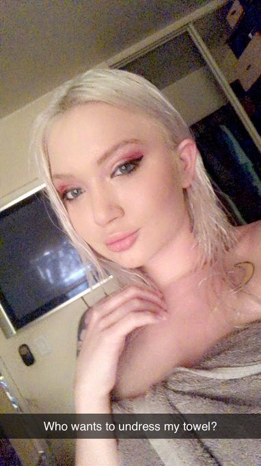 One more sale for 100 more people but for Xmas my favorite time of year at 7.35$ that&rsquo;s ONLY 7!!!! Dollars<a href="/tag/dakotaskye"class="tags"><span>#dakotaskye</span></a>