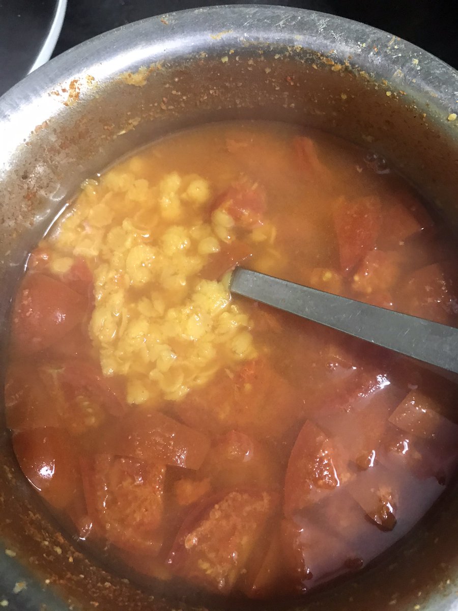 PantryCar's tweet image. Started using the newly bought traditional cookware by cooking my comfort food! 

Tomato Pappu/Dal in KalChatti(Soapstone pot) &amp;amp; Urulaikizhangu Kari(Potato Fry) in Cast Iron Kadai! 

#SouthIndianFood #TraditionalCookware #foodie #foodblogger #vegetarian #Lunch #thursdayvibes