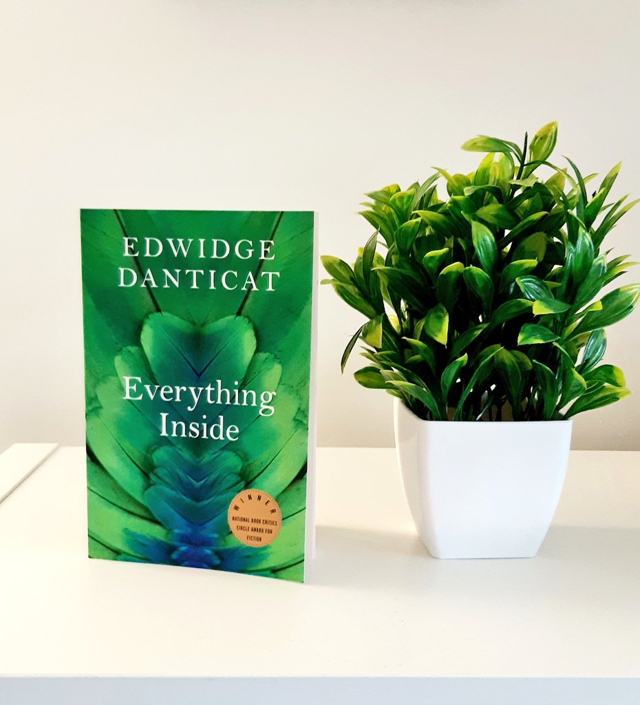 Shelf_lyfe_'s tweet photo. Happy publication day to Edwidge Danticat with your beautiful collection of stories in Everything Inside 💚
I'll be sharing my review of this lovely book tomorrow
Thank you to @katyaellis_ at @QuercusBooks @riverrunbooks for sending me this beauty
#EverythingInside #Riverrun https://t.co/2okXeoYjSo