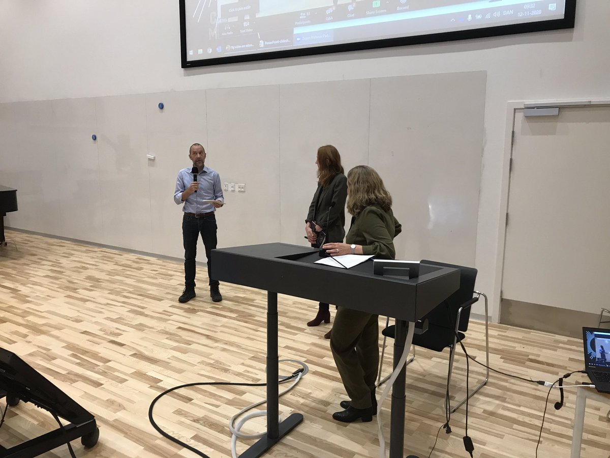 Nationalt Center for Erhvervspædagogik (KP) (@kbhprof_nce) on Twitter photo Spændende debat med <a href="/ArntLouw/">Arnt Louw</a> <a href="/CamillaMehlsen/">Camilla Mehlsen</a> og <a href="/cahutters/">Camilla Hutters</a>. Nøgleordet er kritisk tænkning og refleksivitet for fremtidens #erhversudd #kompoldk #uddpol Spændende debat med <a href="/ArntLouw/">Arnt Louw</a> <a href="/CamillaMehlsen/">Camilla Mehlsen</a> og <a href="/cahutters/">Camilla Hutters</a>. Nøgleordet er kritisk tænkning og refleksivitet for fremtidens #erhversudd #kompoldk #uddpol