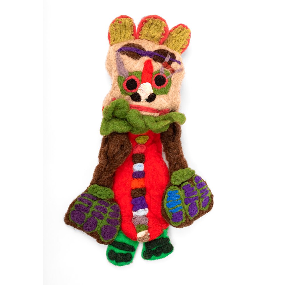 J_L_Gallery's tweet photo. INTERSECT CHICAGO / It’s the last day of #IntersectChicago @sofaexpo and what better way to end the fair than by showcasing this fun hand-felted ‘Makoot’ doll from Japanese #SelfTaught artist Makoto Okawa.
LINK IN BIO to see all the artists showcased https://t.co/I0yHgkX7i0