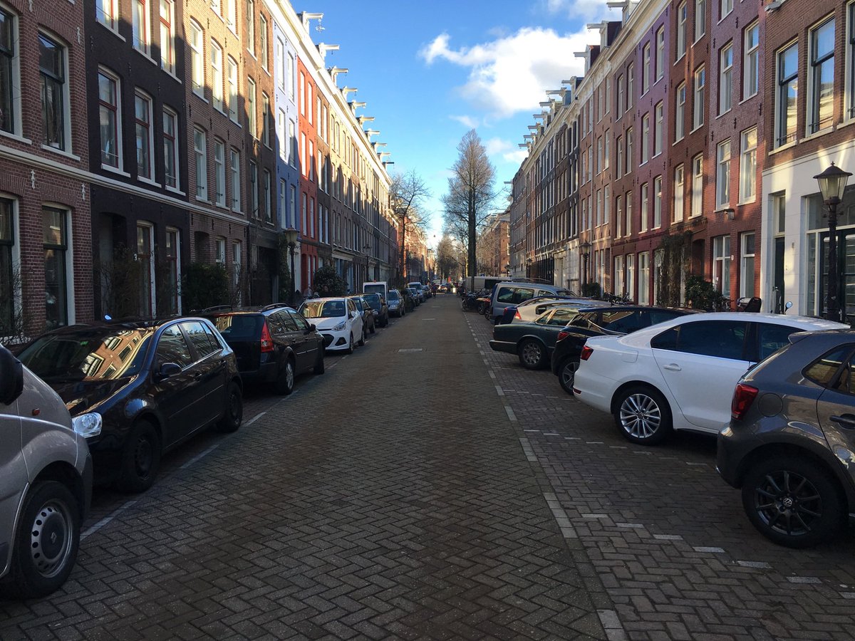 zeeger's tweet photo. Daniël Stalperstraat before and after. Next step: more trees. #greeningthecity #carfree https://t.co/1SSWYxw0kQ