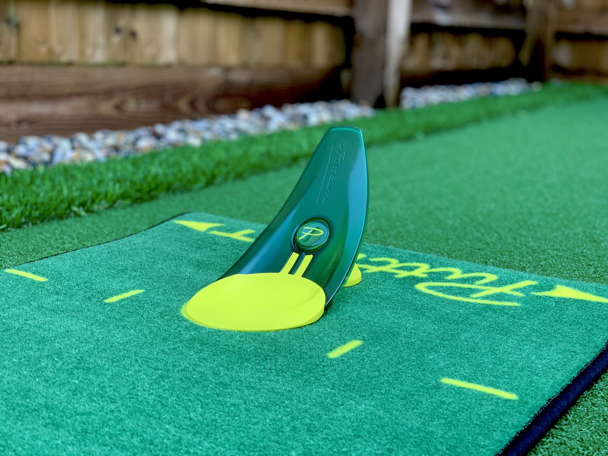 🥳 GIVEAWAY TIME PEOPLE 🥳 It’s MAJOR TIME and you can win this entire limited ‘Tournament Edition’ series of a Trainer, Putting Mirror, and Putting Mat...Simply: ⁣ - LIKE & RT THIS POST - FOLLOW ME & @puttoutgolf - COMMENT BELOW WHO WILL WIN THIS YEARS MASTERS ⁣ Good luck