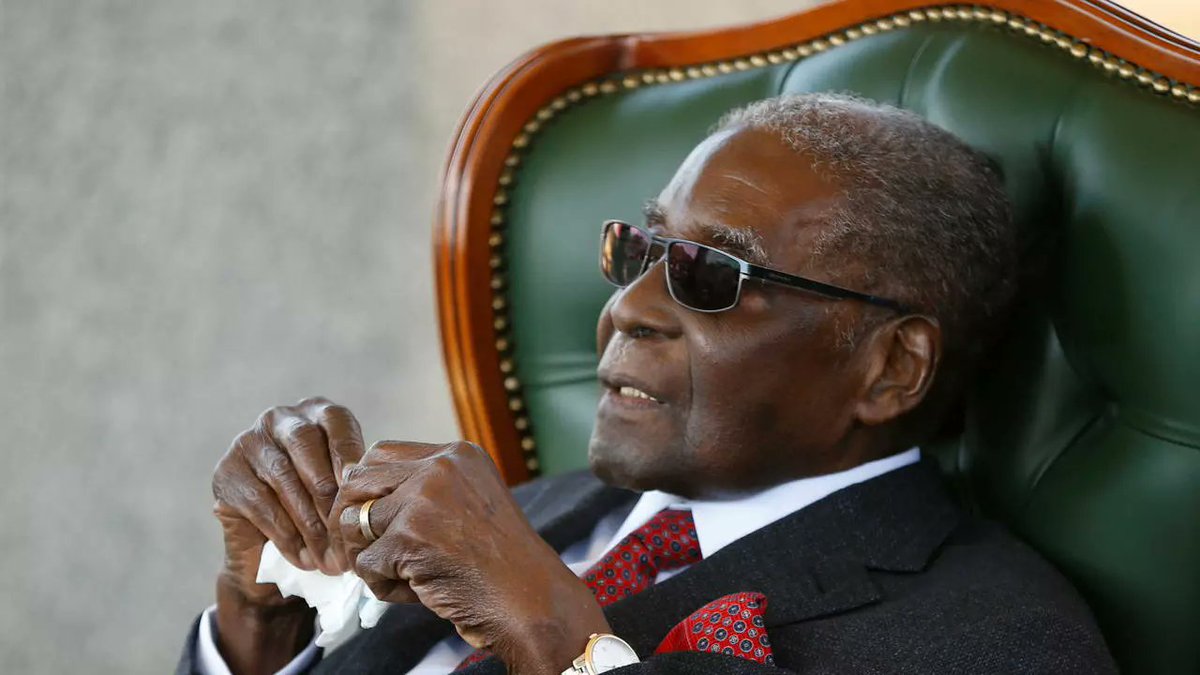Retour du président du Zimbabwe Robert Mugabe : "C'est compliqué d'ensorceler une femme africaine de nos jours, tu amènes une mèche de ses cheveux chez le sorcier et c'est une brésilienne innocente qui devient folle."