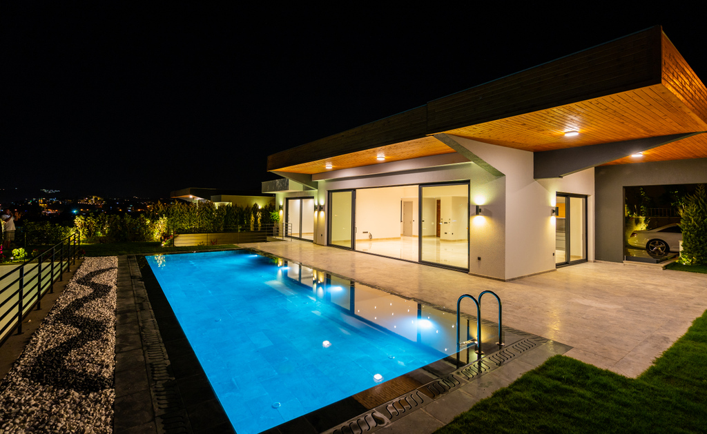 yenkayapi's tweet photo. Doğa ile mimarinin uyumu Yenka güvencesiyle Mavi Yaşam Villaları'nda buluştu.
#yenkayapi #bodrumdeveloper #luxuryhome #luxurylife #luxuryproperty #luxurydesign #architecture #architectlover #yalikavak #bodrum #luxurylifestyle #developerbodrum #designerhome #modernarchitecture https://t.co/fvxjh1eVNy