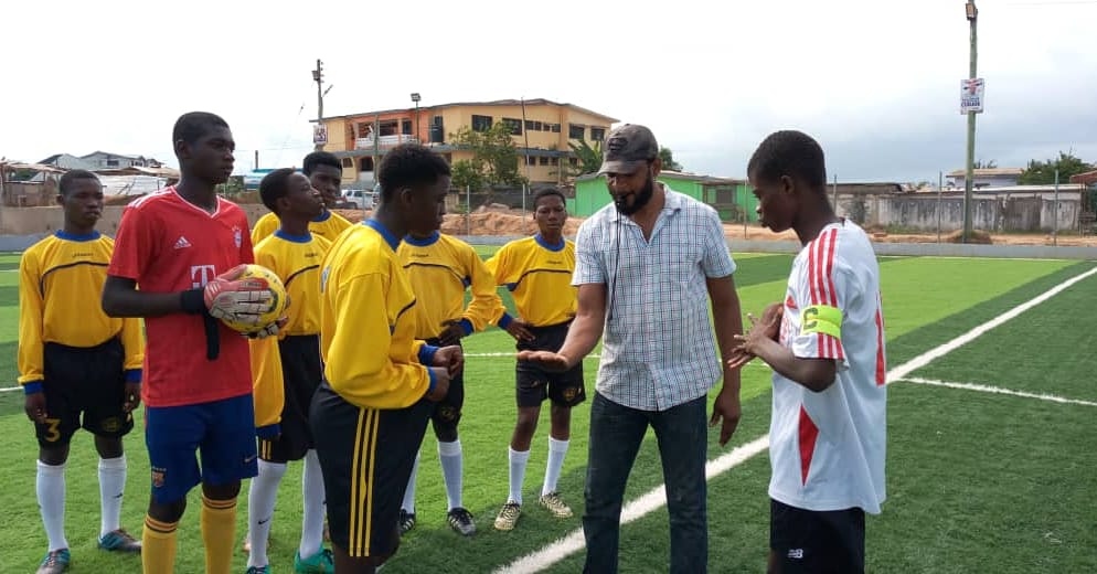 centuryscgh's tweet photo. Our U-15 colourfully dressed in yellow top and black down to battle Arsenal babies of Apremdo over the weekend.
It was a mouth watering encounter which ended in 2 2 (goals scored by our Skipper)
#Godisonourside #CenturySCgh #bringbackthelove https://t.co/T2HfDOkxqw