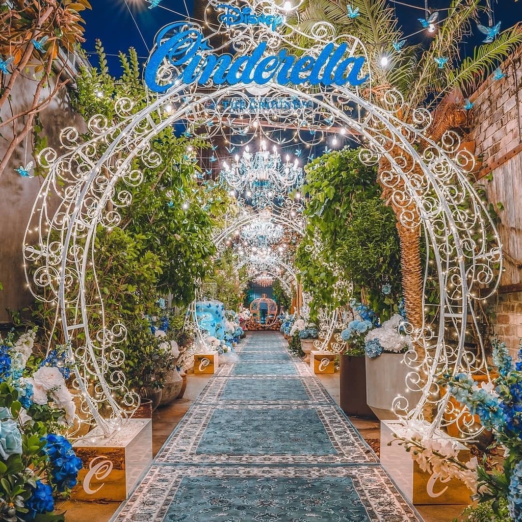 💙💙 PLEASE READ 💙💙
​
​As we move into the holiday period, there are going to be some changes to the usual Grounds experience. Keeping you, our staff, and our community, safe is our highest priority. So for the time being, anyone planning to visit The Grounds is encouraged…