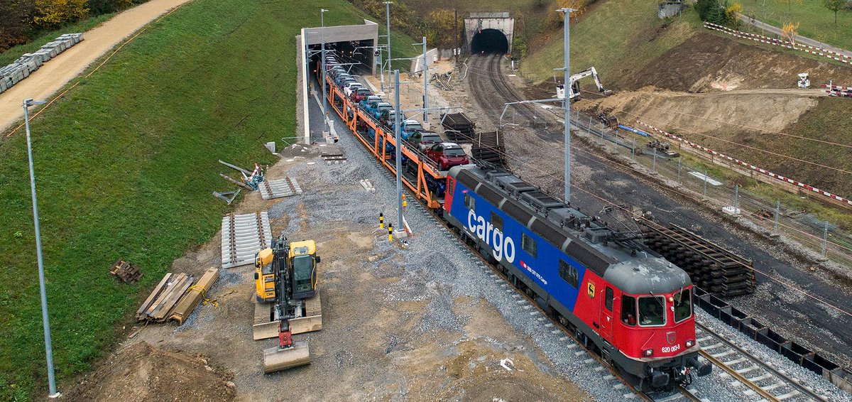Bözbergtunnel: Der rund 7 Kilometer lange Doppelspurtunnel ist das Herzstück des 4-Meter-Korridors auf der Gotthard-Achse. https://t.co/rSW78RJRWM /Im https://t.co/06kxAEK5Di