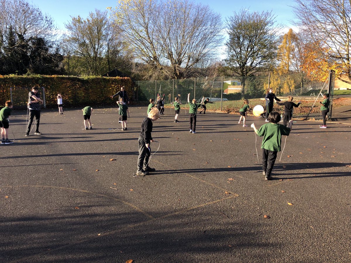 MarlowEdTrust's tweet photo. Dan the Skipping Man turns out to be called Karen!  Here with our first workshop of the day.  Great fun learning to cross over their arms while skipping. https://t.co/jltgC56e7o