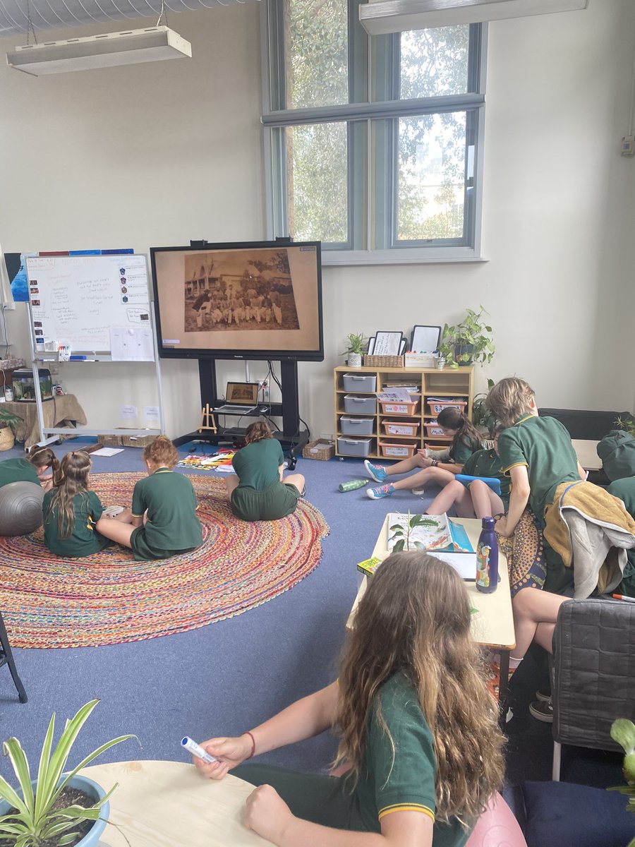 PossumsCPS2021's tweet photo. What a day! We took part in the book swap with our buddies to raise money for the Indigenous Literacy Foundation, participated in a virtual incursion about Aboriginal artefacts, and created some NAIDOC Week inspired artworks! @QuokkasCPS2020 @IndigenousLF https://t.co/Qac3z5JkcN