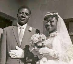 RobertMugabeQu3's tweet photo. Money can give you all the fake women in the world.. But poverty can give you a woman who truly loves you. https://t.co/82sHcPQNOB