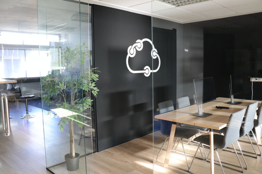 TeamCloudoki's tweet photo. After several offices, we might have found our favourite one 🤩 What do you guys think about our office? We can definitely say that we LOVE it, guess what our favourite part of the office is?🍻 #cloudoki #community #tech #office #beer https://t.co/reayEGmhRA