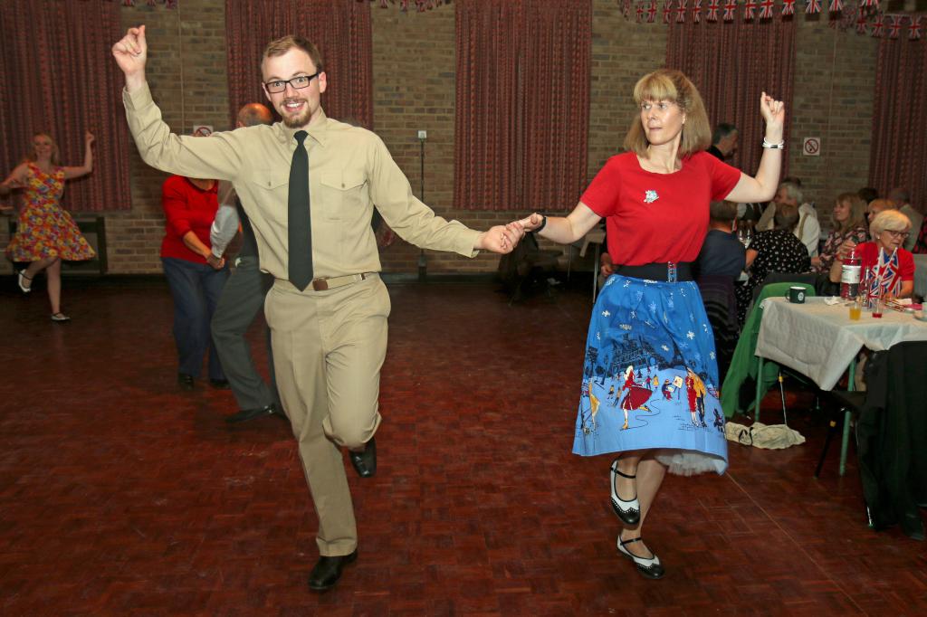 MedwayLindyHop's tweet photo. This week's #ThrowbackThursday we remember some of our party nights #lindyhop https://t.co/vINpbAue81