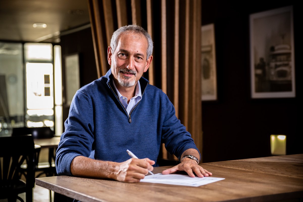 Lead_eu_net's tweet photo. Paolo Lanzarotti, CEO Asahi Europe:“promoting a #diverse &amp; inclusive workplace &amp; empowering women is a priority for us. By signing the LEAD Network #CEO #pledge, we're committing to accelerating #gender #parity &amp; #inclusion 
Interested: mick.broekhof@lead-eu.net
#LEADNetwork20 https://t.co/LFBrXXDXcH