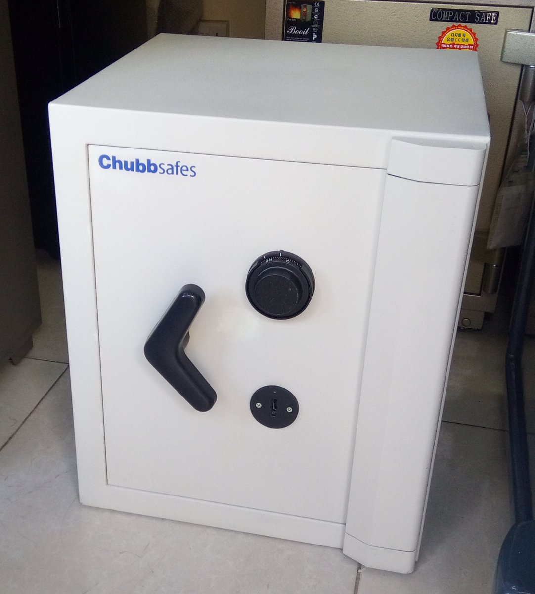 generalsafes's tweet photo. As you rest your tired bones today, remember you can rest assured your valuables are well secured.  #Magicalkenya #PesayaShosh #BBIReport #EUCovid19ResponseKE #StateOfTheNation #ThursdayThoughts #tujulishane https://t.co/UPTuGwSN4W