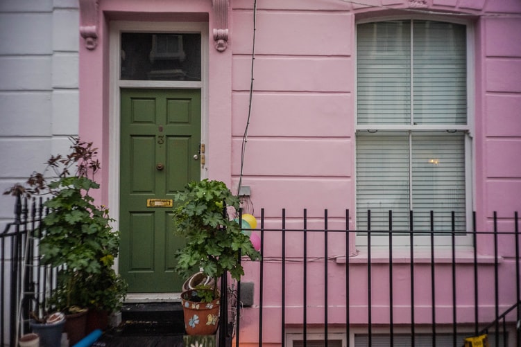 RICSUKPress's tweet photo. Our surveyors are predicting the housing market to remain busy into new year 🏘️

The latest RICS UK Residential Market Survey is out today, and house hunter numbers have increased for the fifth month in a row 📈

https://t.co/RdufUTD1qf https://t.co/cvkq2Z0Gu7