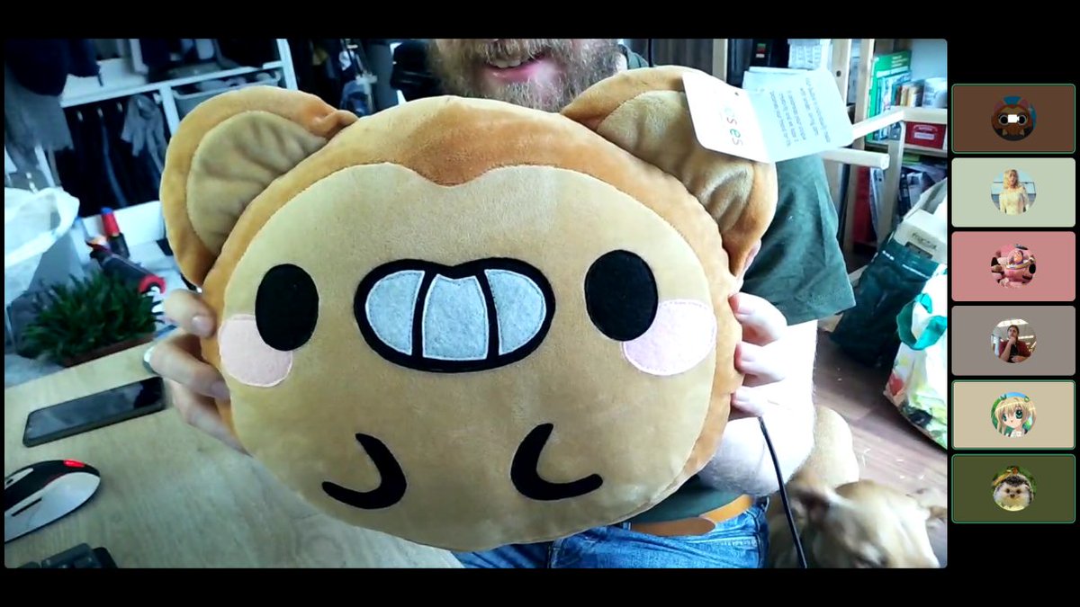 PlatonicGames's tweet photo. We just got an amazing #MonkeyRoll present from @tiglandr 🐵❤️ Since we are all working from home we made the unboxing live and it was actually a fun experiencie! 😬 https://t.co/UKw4RCeu7A