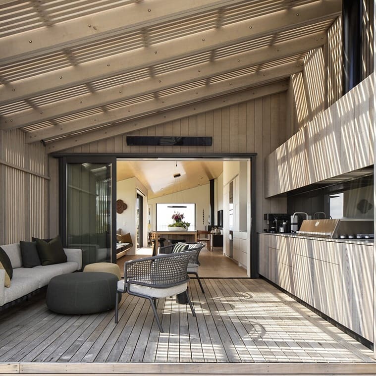 buildman_biz's tweet photo. Reef House บ้านพักตากอากาศ ใกล้ชิดธรรมชาติ เหมาะสำหรับครอบครัวบนเกาะ Little Barrier ออกแบบให้ใกล้ชิดกับสิ่งแวดล้อม สามารถรองรับกิจกรรมชายฝั่งมากมาย
ที่มา https://t.co/pMeuw1gXz7
#BuildmanThailand #บ้านสวย #แบบบ้านสวย #House #Home #ReefHouse #เมทัลชีท #บ้านพักตากอากาศ https://t.co/0T2x7AIV7H