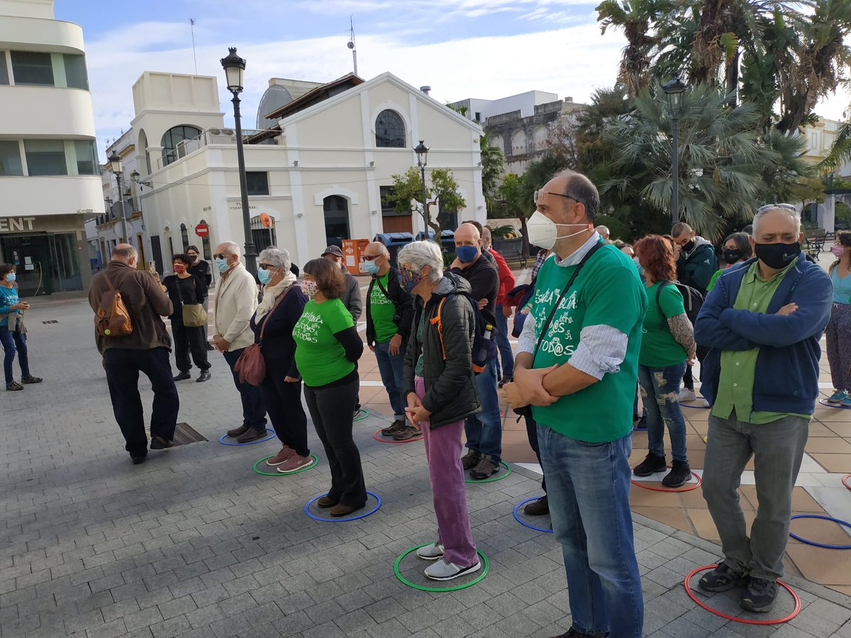 MareaVerde_SE's tweet photo. Ahora mismo lis compañer@s en Puerto Real ... 
💪💪💪💪💪
#12NHuelgaEducativa https://t.co/V5njQIbUUR