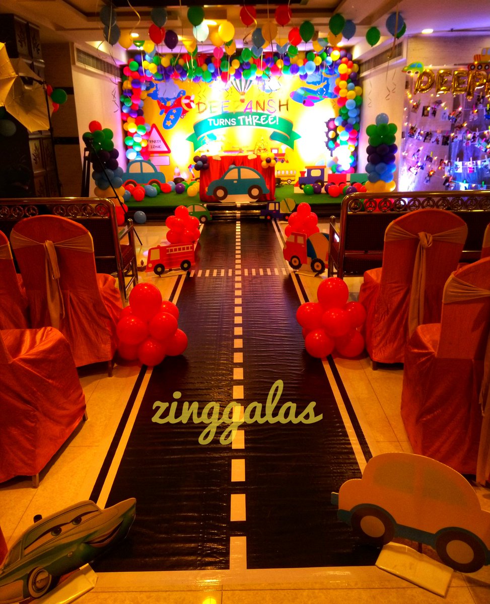 zinggalas's tweet photo. We are experts in planning surprise parties too! Have a look at some snaps of birthday surprise balloon decorations done by us. Visit us at https://t.co/o578MAn2JR

#ZingGalas #PartyHaqSe #EventManagement #Wedding #Birthday #HouseThemeParties #CelebrationForAll https://t.co/x0iM1MP9pX