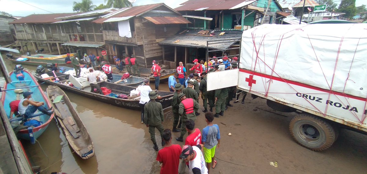 SwissHumAidUnit's tweet photo. #EtaHurricane : 🇨🇭 releases emergency aid of CHF 700,000 to @ifrc in solidarity with the affected people in Central America 🇳🇮🇭🇳🇬🇹

📷@CruzRojaNic

➡️ https://t.co/9gcNJ9G45Y https://t.co/ZU3RdSd0t4
