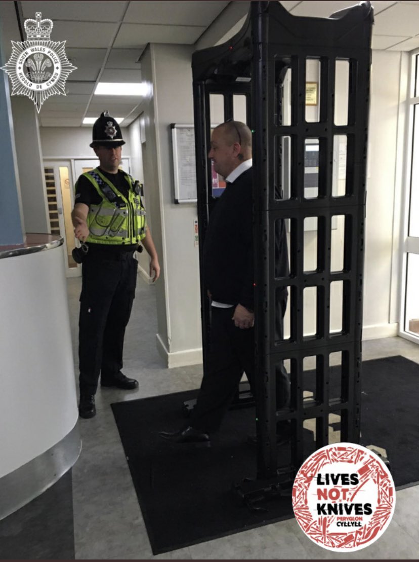 InspGHughes's tweet photo. 👀 #ThrowBackThursday 👀
#OpCosmos was our knife crime awareness campaign in #Roath + #Cathays in Nov ‘19
Current restrictions means we’re not able to replicate everything this year but our message remains the same
‼️Severe consequences‼️
See it 🤔
Report it ✅
#OpSceptre https://t.co/XQXMNZS8Ws