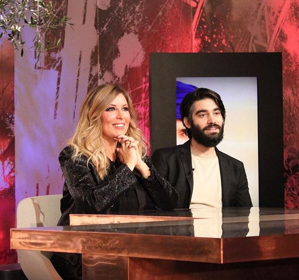DiscoveryItalia's tweet photo. #ascoltitv: l'amore è la fine de @lassedio di @dariabig, punte di oltre 560.000 spettatori e il 3,6% di share per l'intervista a @stanzaselvaggia e @lorenzobiagiare!
In access sempre bene #DealWithIt con picco di 1.000.000 di spettatori.
@nove 9° canale nazionale nelle 24ore. https://t.co/yAzUVG6IL1