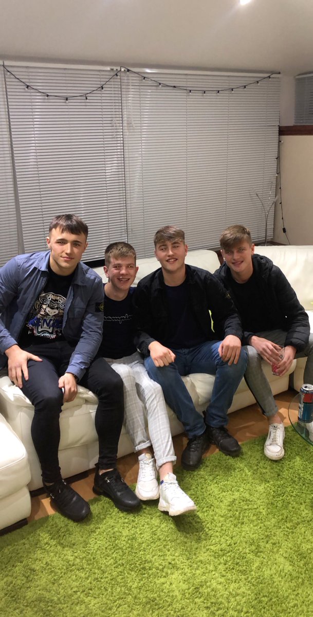 _callumgray's tweet photo. Happy birthday bro @DylanSommervil1 have a good one canny wait to have a bevy when we’re both back x🎉 https://t.co/jKuhAm7BDW