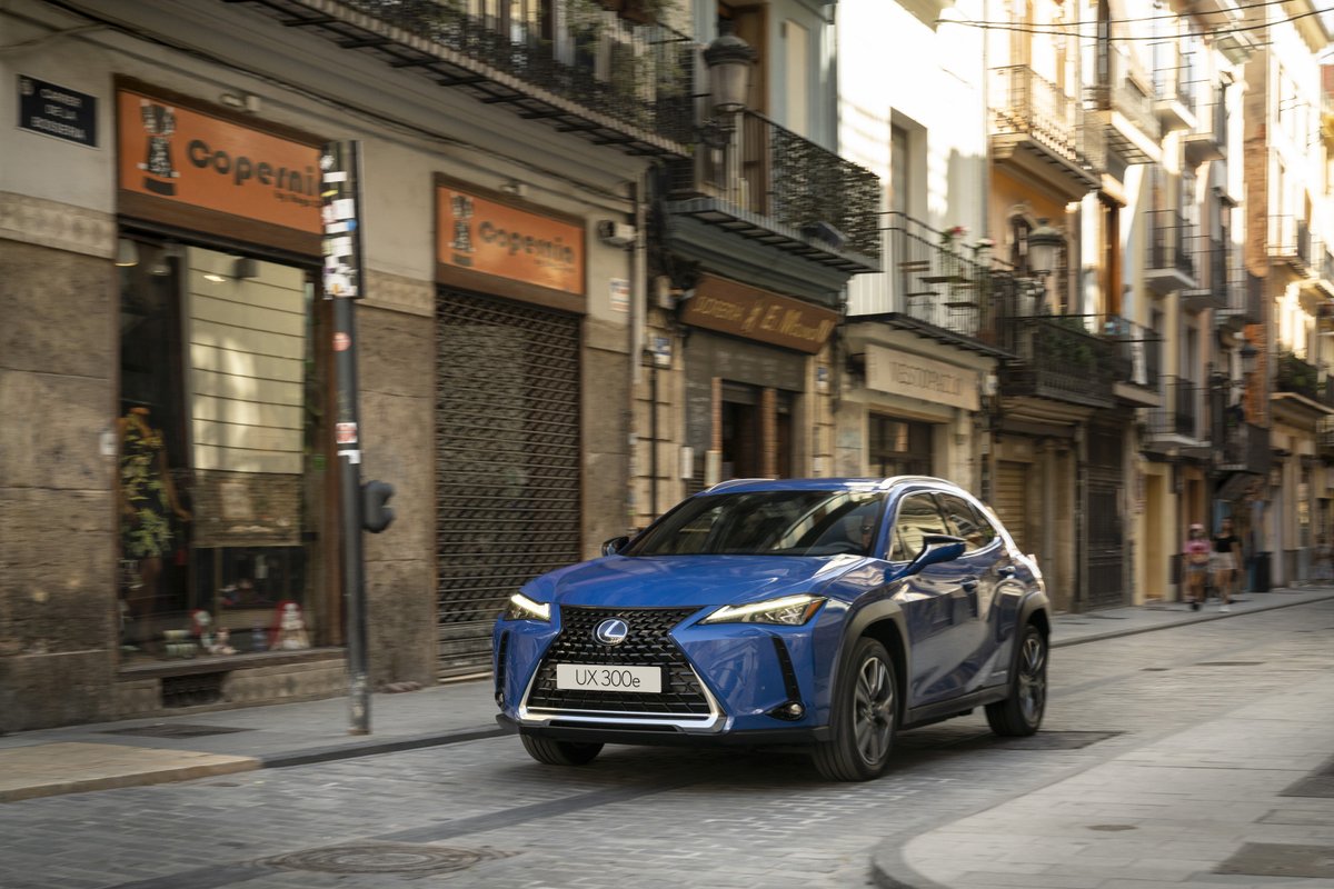 Lexus España tweet media