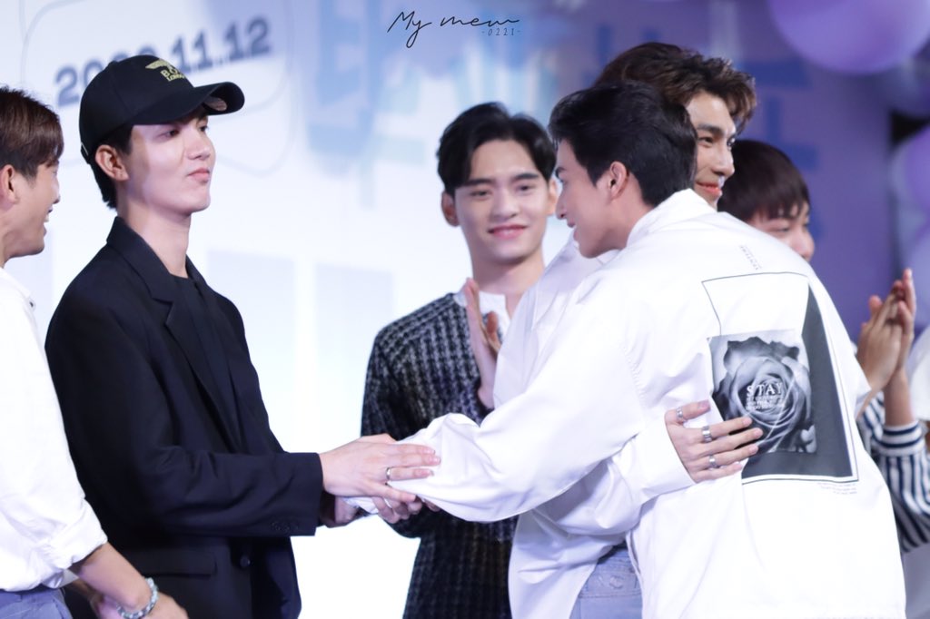 bLueeeeWY's tweet photo. LOOK AT PI TONG LOOKS TOWARDS MG
PI TONG : BUCIN YAELAH 2 ORG INIH
KAOWNAH : NIKAH NIKAH NIKAH ~~~

#ConGULFtulations https://t.co/3N4WxME2AA