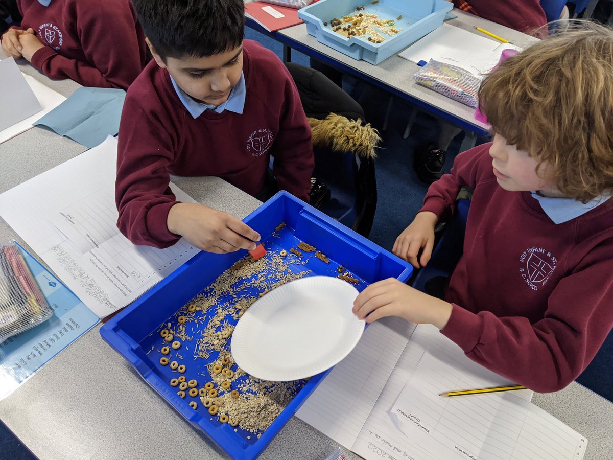 HolyInfantsRCP's tweet photo. Year 5 have designed and created their own sieves to separate the solid materials from this mixture #year5science #snapscience https://t.co/MLMLIcLEk4