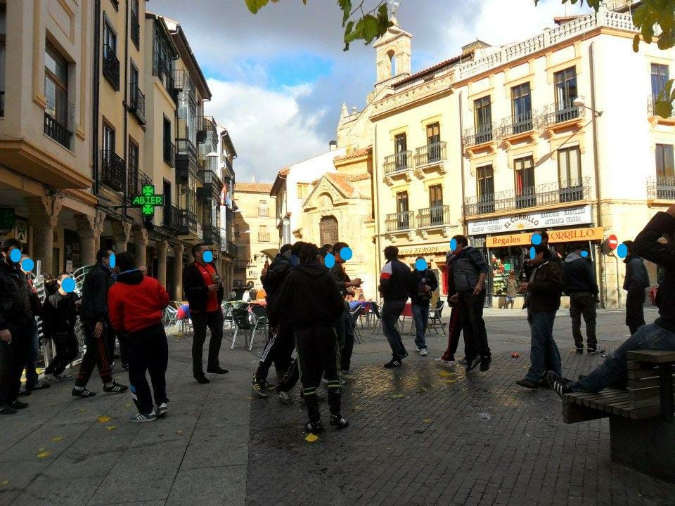 Ouligans2009's tweet photo. Fai 8 anos que andabamos por Salamanca seguindo ao noso C.D. Ourense, que se enfrontaba á tamén extinta U.D. Salamanca, nun partido correspondente á 2ª división B á que estamos seguros de que algún día VOLTAREMOS! https://t.co/upo1wuyOPC