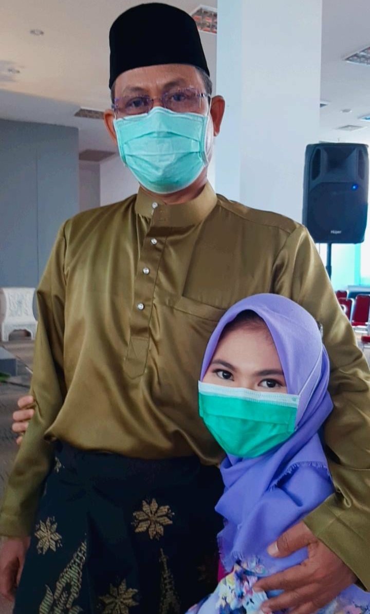wwaasiii's tweet photo. SELAMAT HARI AYAH❤
Aku sayang ayah,walopun ayah selalu marahin aku cuma karna aku jarang mandi,trus kalo makan kaki aku selalu naik satu,but you're my suport system💋🥺 https://t.co/Sl7HFNAosg