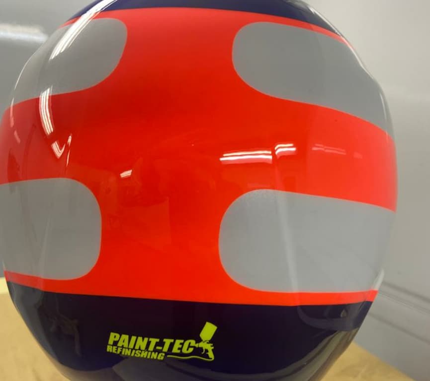 PaulRivett22's tweet image. A massive thank you to Paintec for another fantastic paint job on my new lid!! Even has 11 stars with years of championships won on the top (including a blue one for the @P1AquaX title I won) Top job Pete!!

#painttec
