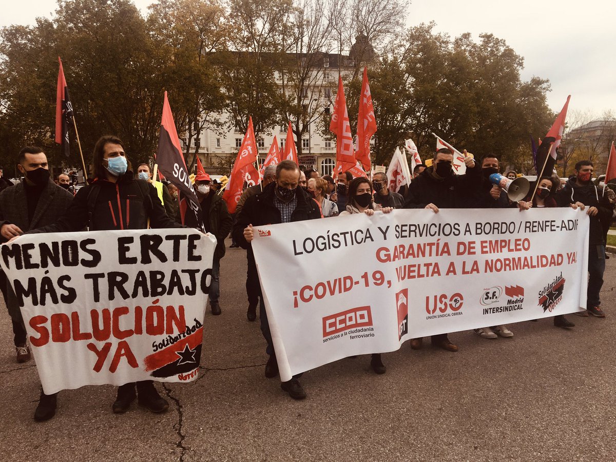 ASRphotographer's tweet photo. DIA TRISTE PARA EL TREN Y SU PRESTIGIO @Congreso_Es @mitmagob #Abalos @sanchezcastejon @afectadosxrenfe 2000 profesionales pidiendo a gritos VOLVER A TRABAJAR “lamentable” @Renfe @gpscongreso @Yolanda_Diaz_ #URGENTE #PGE2021 https://t.co/y2aaNGk59N