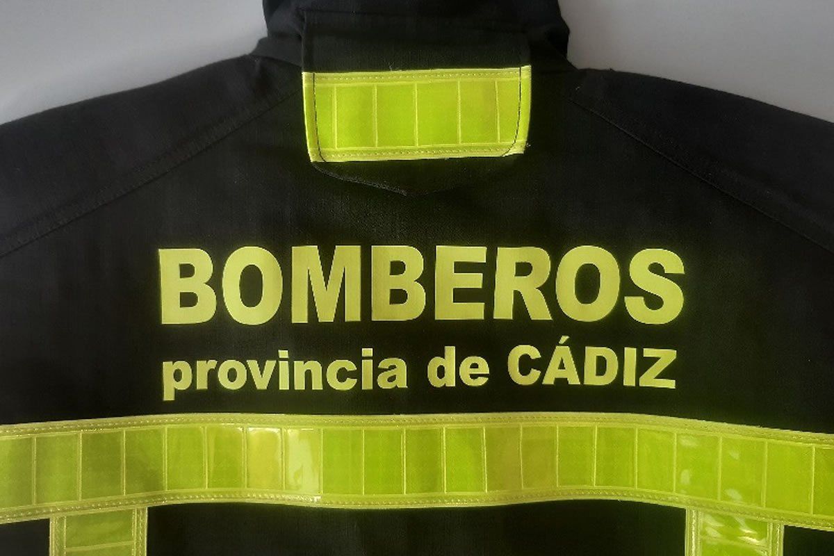 Fire Product Search (@fireproductsear) on Twitter photo Cadiz Fire Brigade has recently taken delivery of new, state-of-the-art fire kit supplied by <a href="/BristolUniforms/">Bristol Uniforms Ltd</a> a leading designer and manufacturer of protective clothing for emergency services across the globe. buff.ly/35ZbuMf Cadiz Fire Brigade has recently taken delivery of new, state-of-the-art fire kit supplied by <a href="/BristolUniforms/">Bristol Uniforms Ltd</a> a leading designer and manufacturer of protective clothing for emergency services across the globe. buff.ly/35ZbuMf