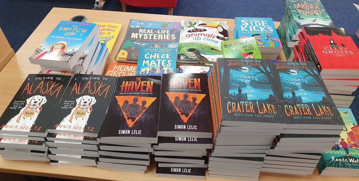 wvcresourcecent's tweet photo. The Bookbuzz books are here. Can't wait for the Year 7's to receive their books. @WitchfordVC @Booktrust @GreatSchLibs @uksla #BookBuzz #readingforpleasure https://t.co/doiKWr16kE