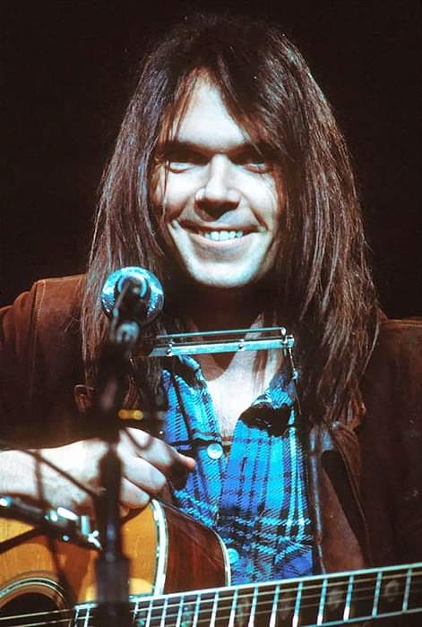Happy birthday NEIL YOUNG!
(November 12, 1945) 