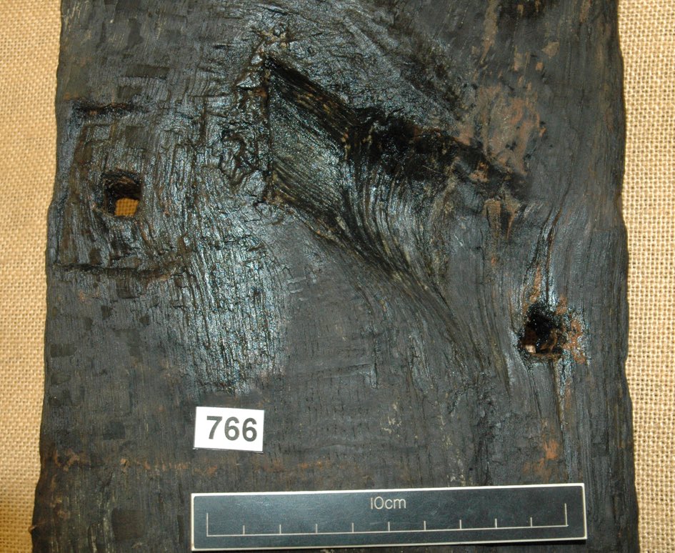 9/15 Made of oak, several of the planks preserve evidence of trimmed side branches with later tree ring growth, evidence of medieval forestry management, possibly by individuals who would not have been alive to fell the tree - suggesting medieval long term planning  #SMACon2020