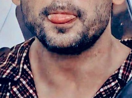 How can I miss his Tongue  #30DaysToSidharthsBday